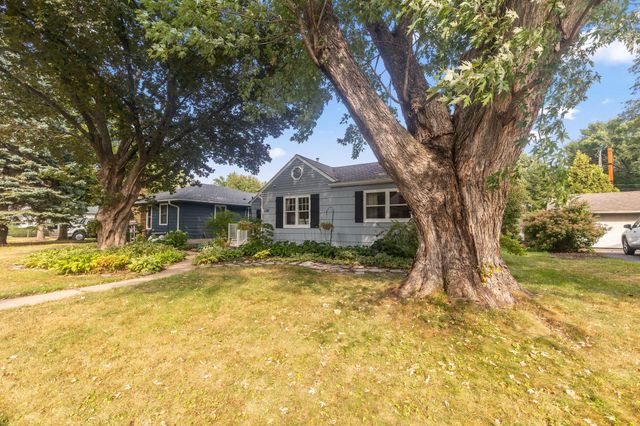1586 Grotto Street N, Saint Paul, MN 55117