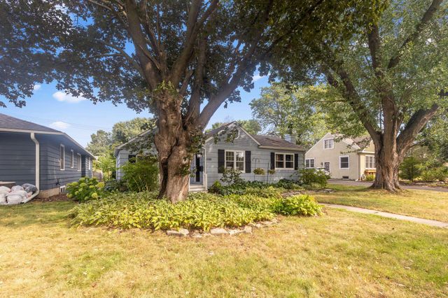 1586 Grotto Street N, Saint Paul, MN 55117