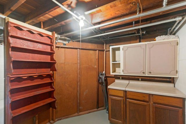 1586 Grotto Street N, Saint Paul, MN 55117