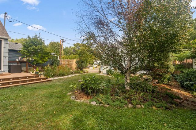 1586 Grotto Street N, Saint Paul, MN 55117