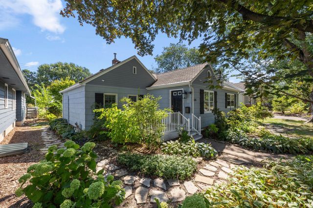 1586 Grotto Street N, Saint Paul, MN 55117