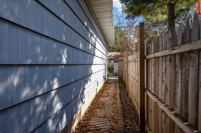 1586 Grotto Street N, Saint Paul, MN 55117