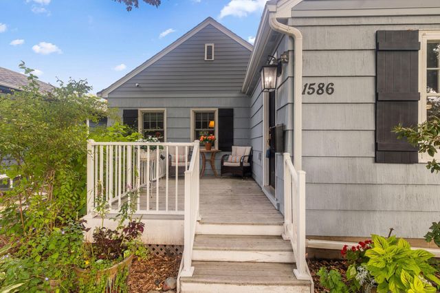 1586 Grotto Street N, Saint Paul, MN 55117