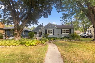 1586 Grotto Street N, Saint Paul, MN 55117