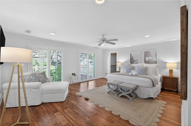 1417 S Water St, Rockport, TX 78382