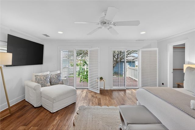 1417 S Water St, Rockport, TX 78382