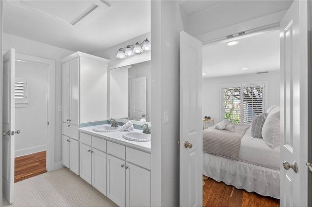 1417 S Water St, Rockport, TX 78382