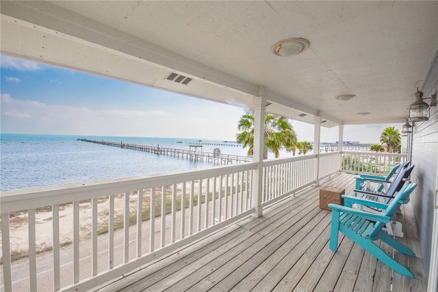 1417 S Water St, Rockport, TX 78382