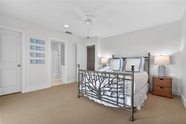 1417 S Water St, Rockport, TX 78382