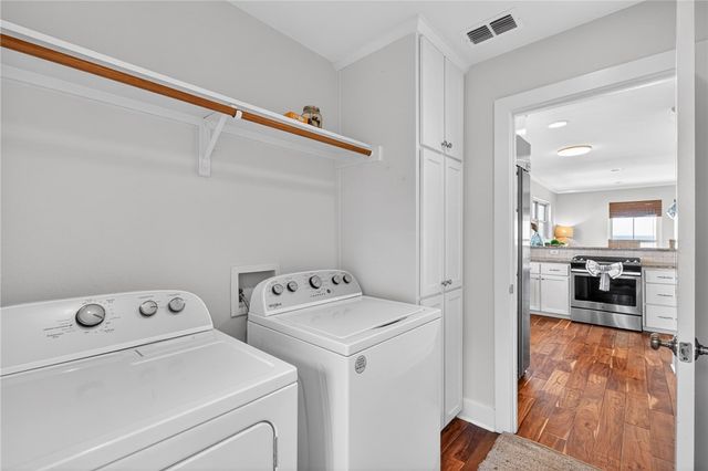 1417 S Water St, Rockport, TX 78382