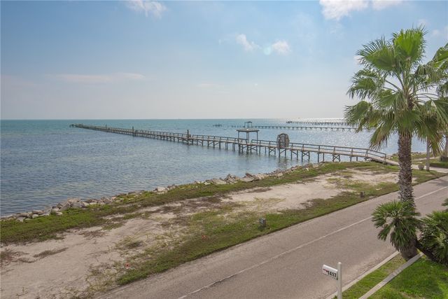 1417 S Water St, Rockport, TX 78382