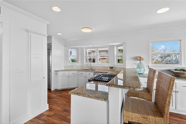 1417 S Water St, Rockport, TX 78382