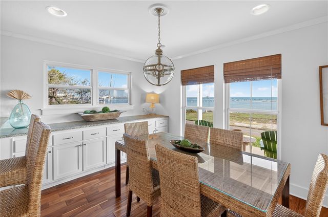 1417 S Water St, Rockport, TX 78382