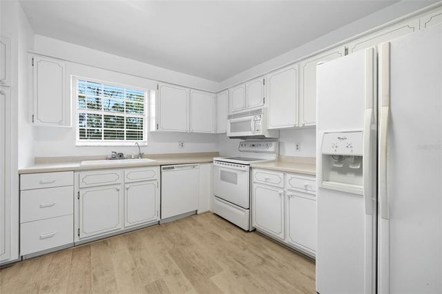 1640 NE 40TH AVENUE 203, Ocala, FL 34470