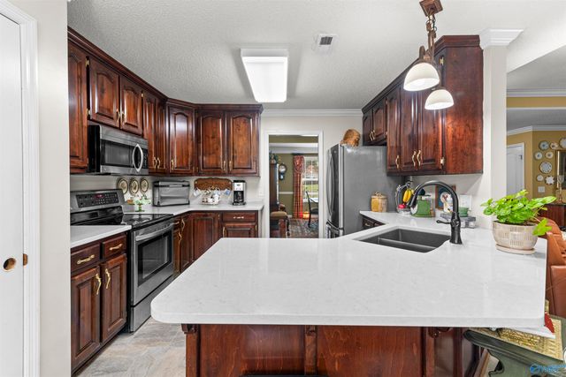 10 Corwin Drive, Decatur, AL 35603