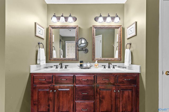 10 Corwin Drive, Decatur, AL 35603