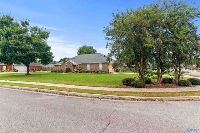 10 Corwin Drive, Decatur, AL 35603