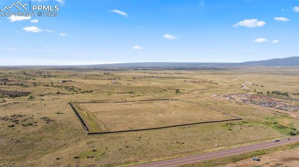 415 N Franceville Coal Mine Road, Colorado Springs, CO 80929 — photo 3