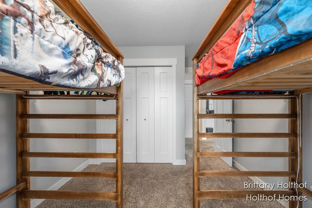 5885 Farmview Drive, Allendale Twp, MI 49401