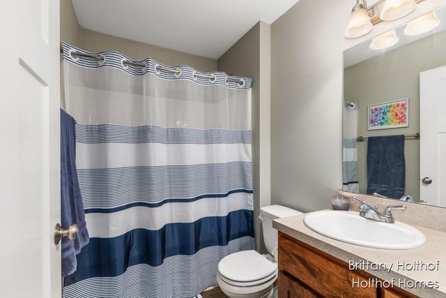 5885 Farmview Drive, Allendale Twp, MI 49401