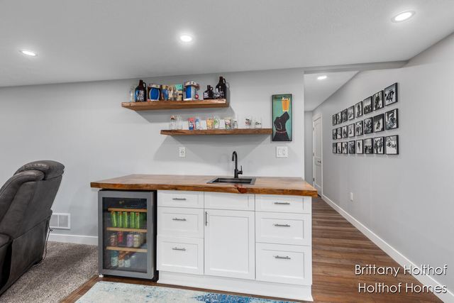 5885 Farmview Drive, Allendale Twp, MI 49401