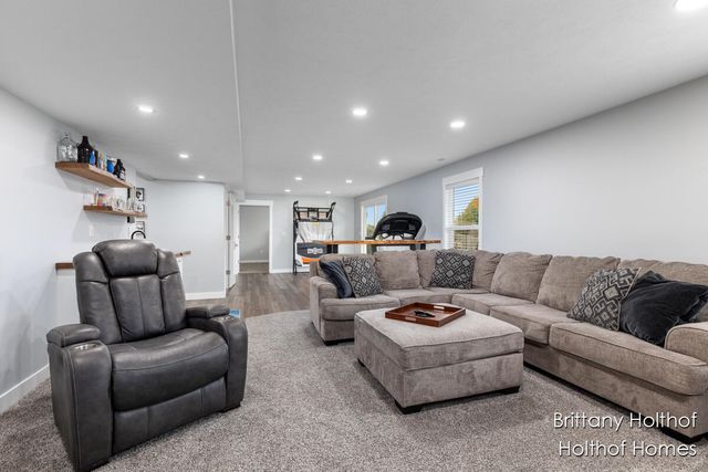 5885 Farmview Drive, Allendale Twp, MI 49401