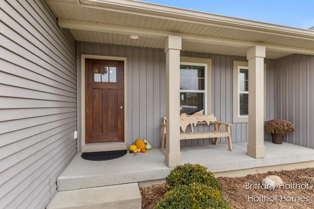 5885 Farmview Drive, Allendale Twp, MI 49401