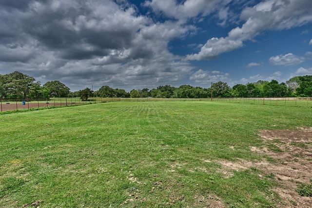 4057 W Highway 21, Paige, TX 78659