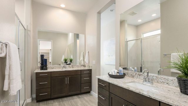 3258 W VIA DONA Road, Phoenix, AZ 85083