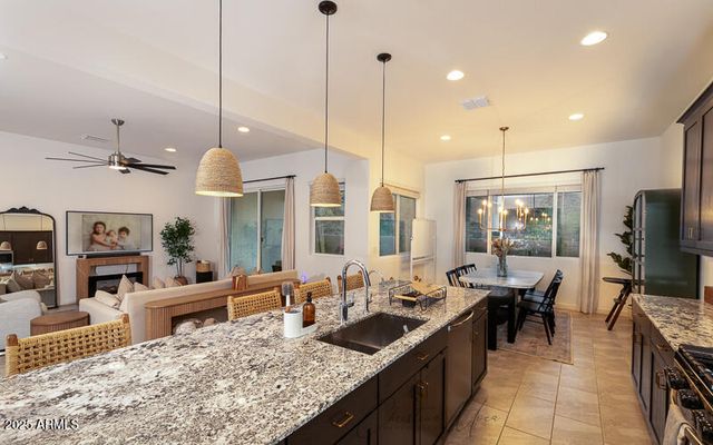 3258 W VIA DONA Road, Phoenix, AZ 85083