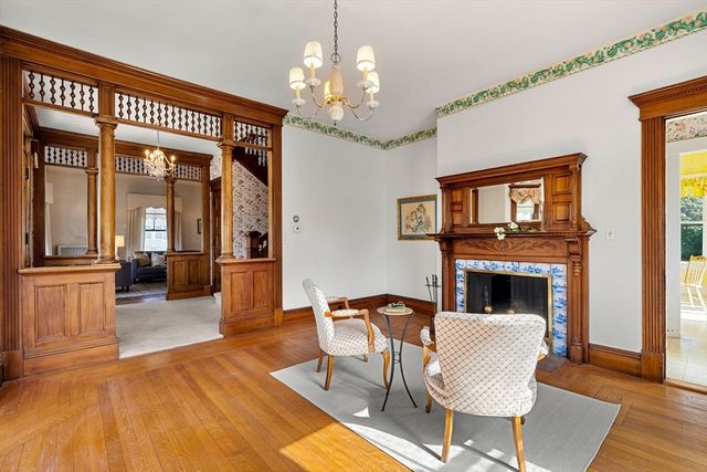 118 Sanders Ave, Lowell, MA 01851