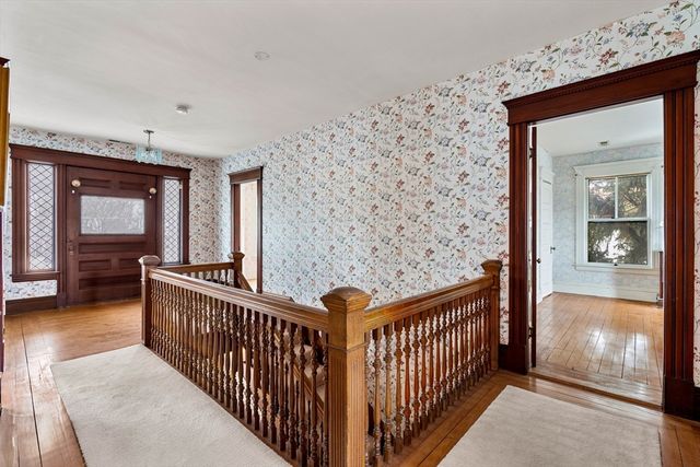 118 Sanders Ave, Lowell, MA 01851