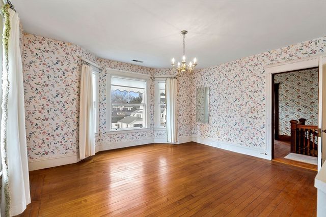 118 Sanders Ave, Lowell, MA 01851