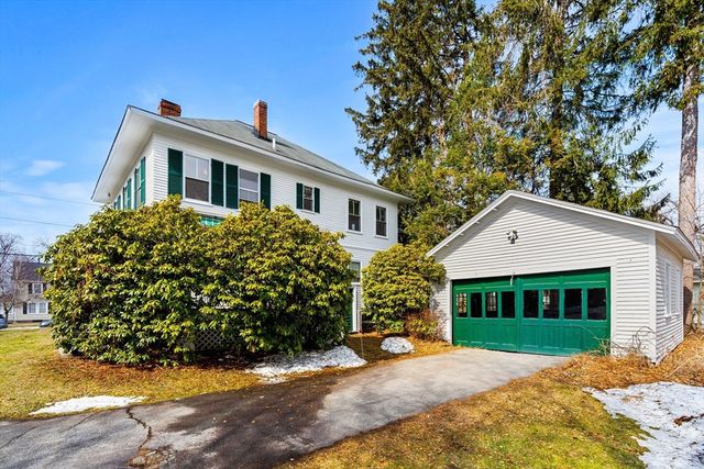 118 Sanders Ave, Lowell, MA 01851