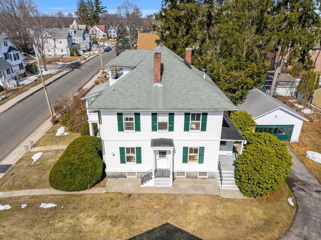 118 Sanders Ave, Lowell, MA 01851