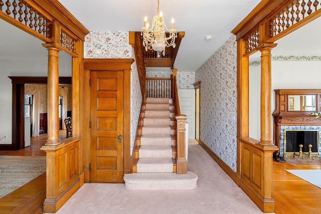 118 Sanders Ave, Lowell, MA 01851