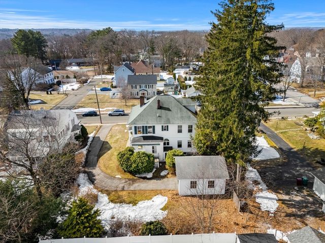118 Sanders Ave, Lowell, MA 01851