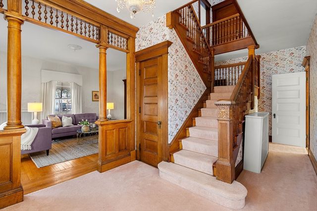 118 Sanders Ave, Lowell, MA 01851