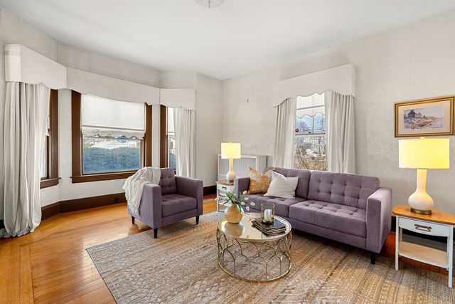 118 Sanders Ave, Lowell, MA 01851