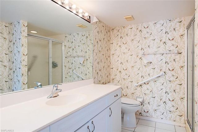 7800 Emerald CIR # B102, Naples, FL 34109