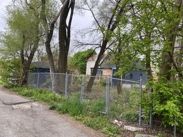 7151 S Champlain Avenue, Chicago, IL 60619