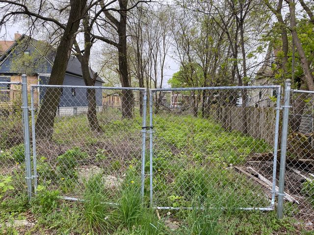 7151 S Champlain Avenue, Chicago, IL 60619