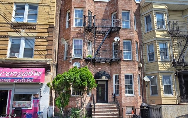 130 45Th St 3, Union City, NJ 07087