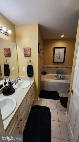 168 PENNSBURY LN, Deptford, NJ 08096