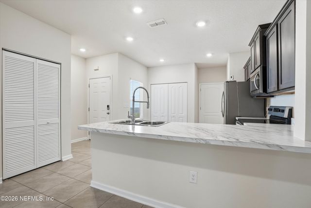 377 ARALIA Lane, Jacksonville, FL 32216