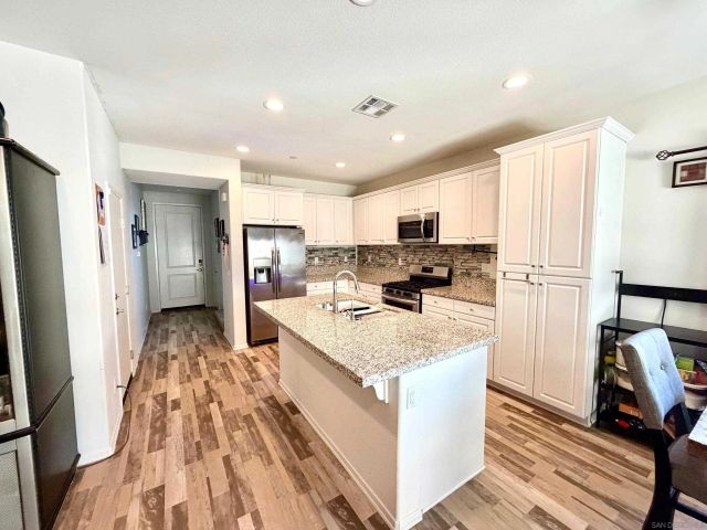 35345 Kinsky Way, Fallbrook, CA 92028