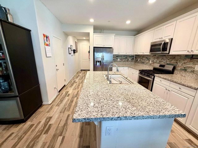 35345 Kinsky Way, Fallbrook, CA 92028