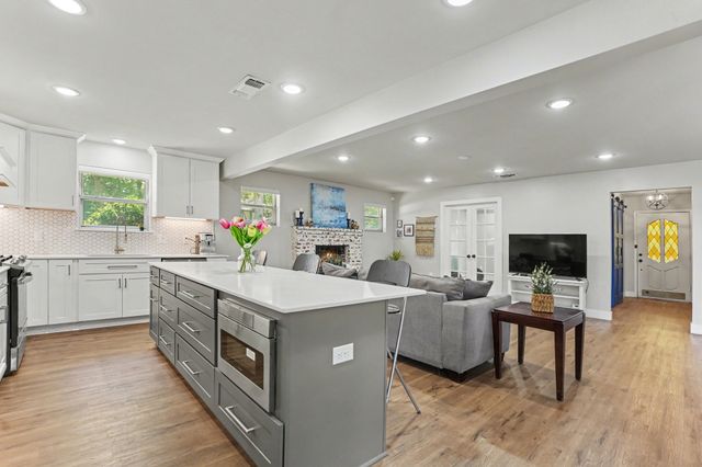 241 Shockley Avenue, Desoto, TX 75115