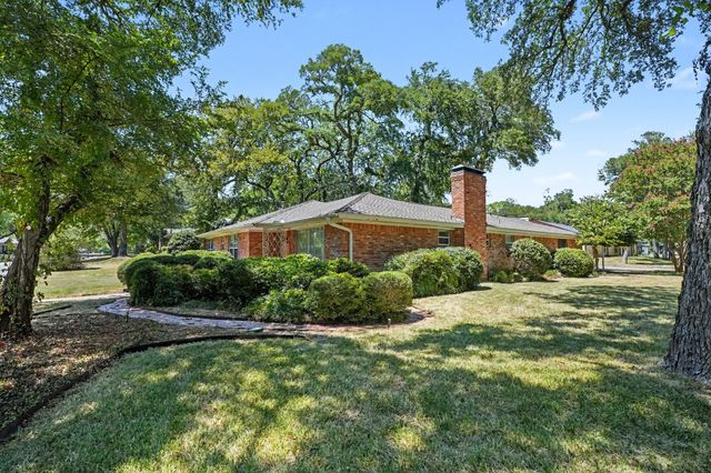 241 Shockley Avenue, Desoto, TX 75115