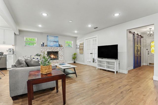 241 Shockley Avenue, Desoto, TX 75115